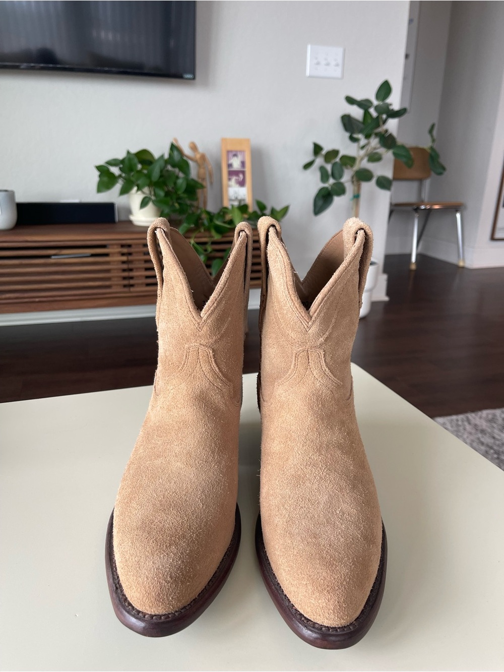 Tecovas Tan Suede Cowboy Boots – Women’s Size 7 B – Like New